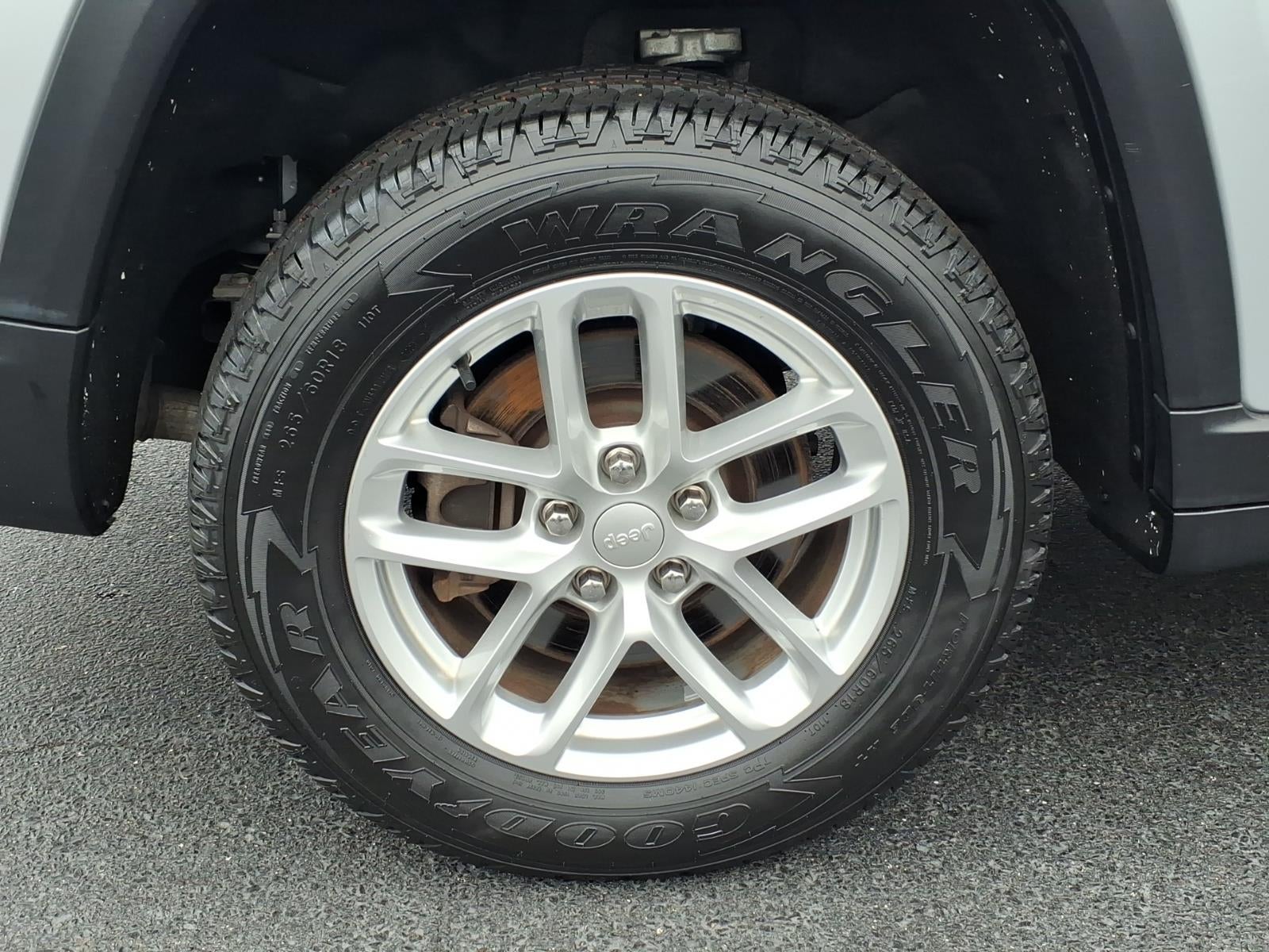 2022 Jeep Grand Cherokee L Laredo 4x4