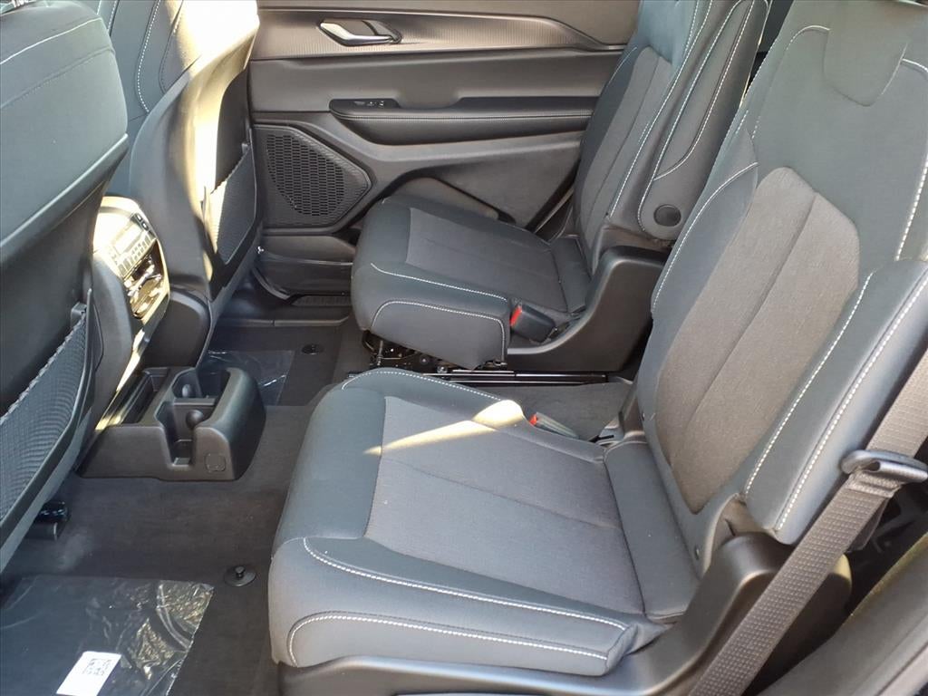 2025 Jeep Grand Cherokee GRAND CHEROKEE L LAREDO X 4X4