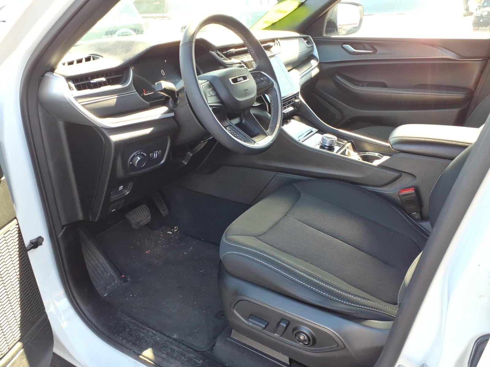 2024 Jeep Grand Cherokee L Laredo 4x4