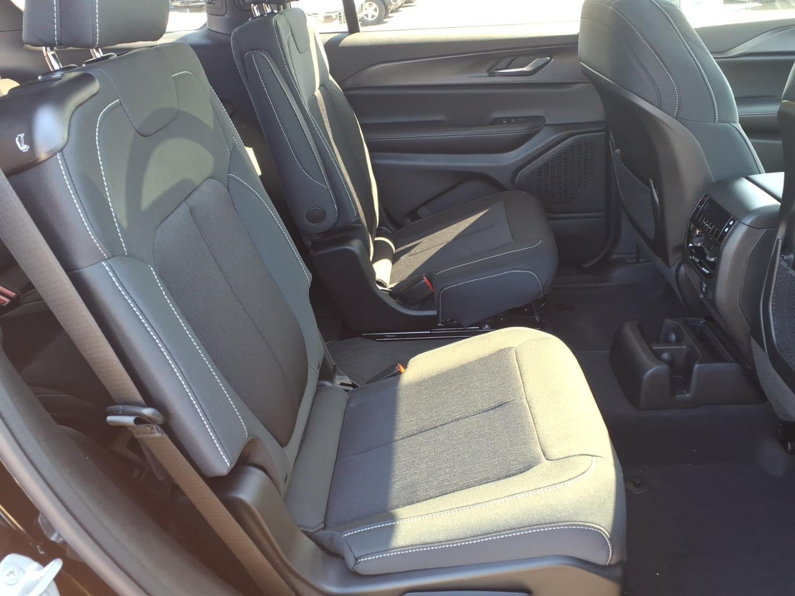 2026 Jeep Grand Cherokee GRAND CHEROKEE L LAREDO X 4X4