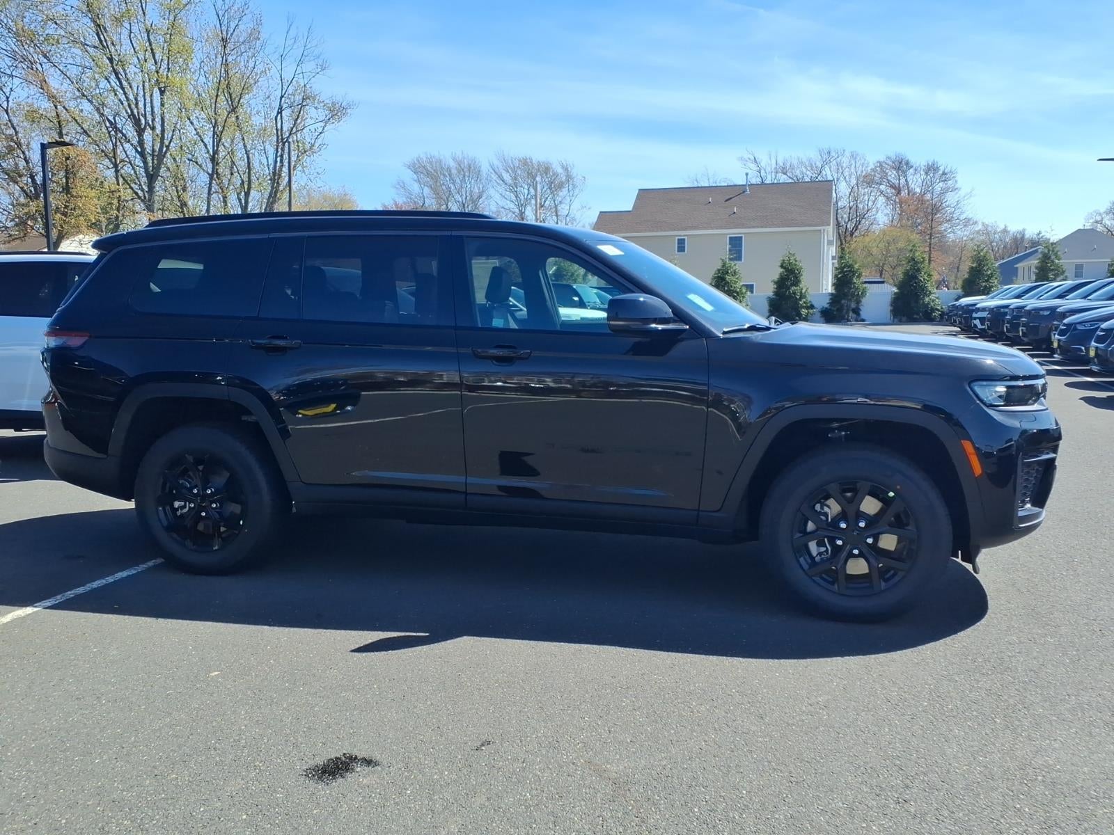 2026 Jeep Grand Cherokee GRAND CHEROKEE L LAREDO ALTITUDE 4X4