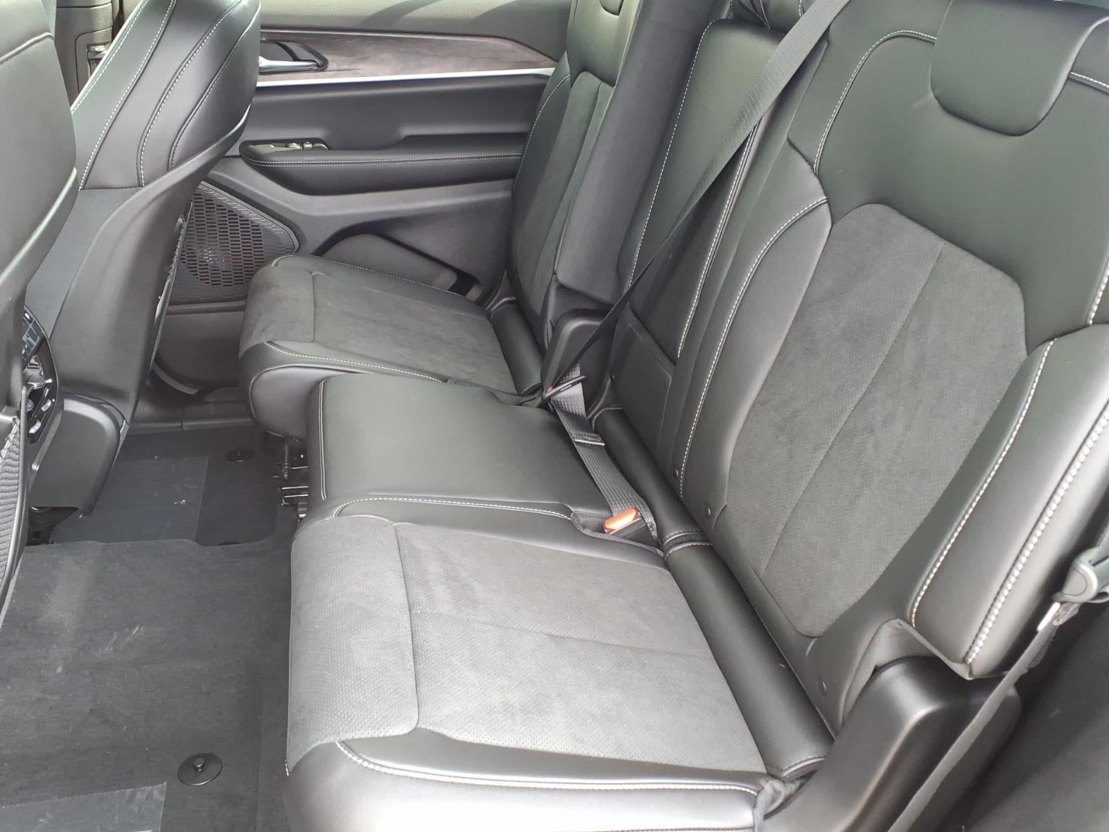 2026 Jeep Grand Cherokee GRAND CHEROKEE L LAREDO ALTITUDE 4X4