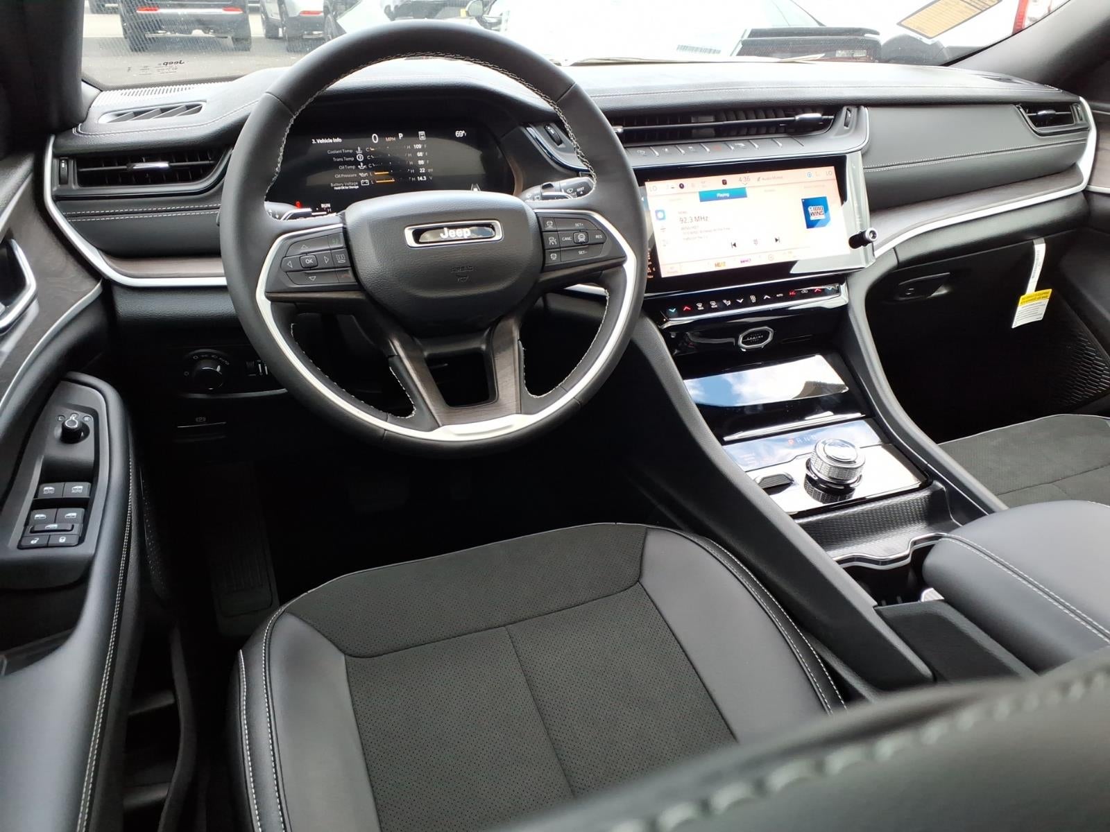 2026 Jeep Grand Cherokee GRAND CHEROKEE L LAREDO ALTITUDE 4X4
