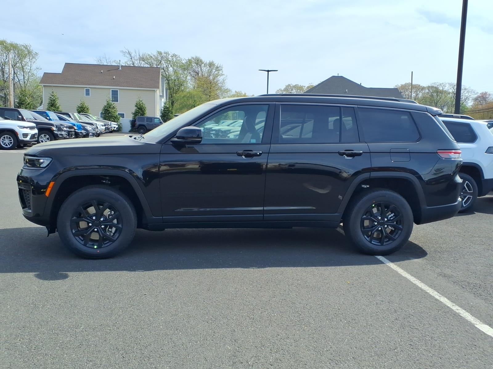 2026 Jeep Grand Cherokee GRAND CHEROKEE L LAREDO ALTITUDE 4X4