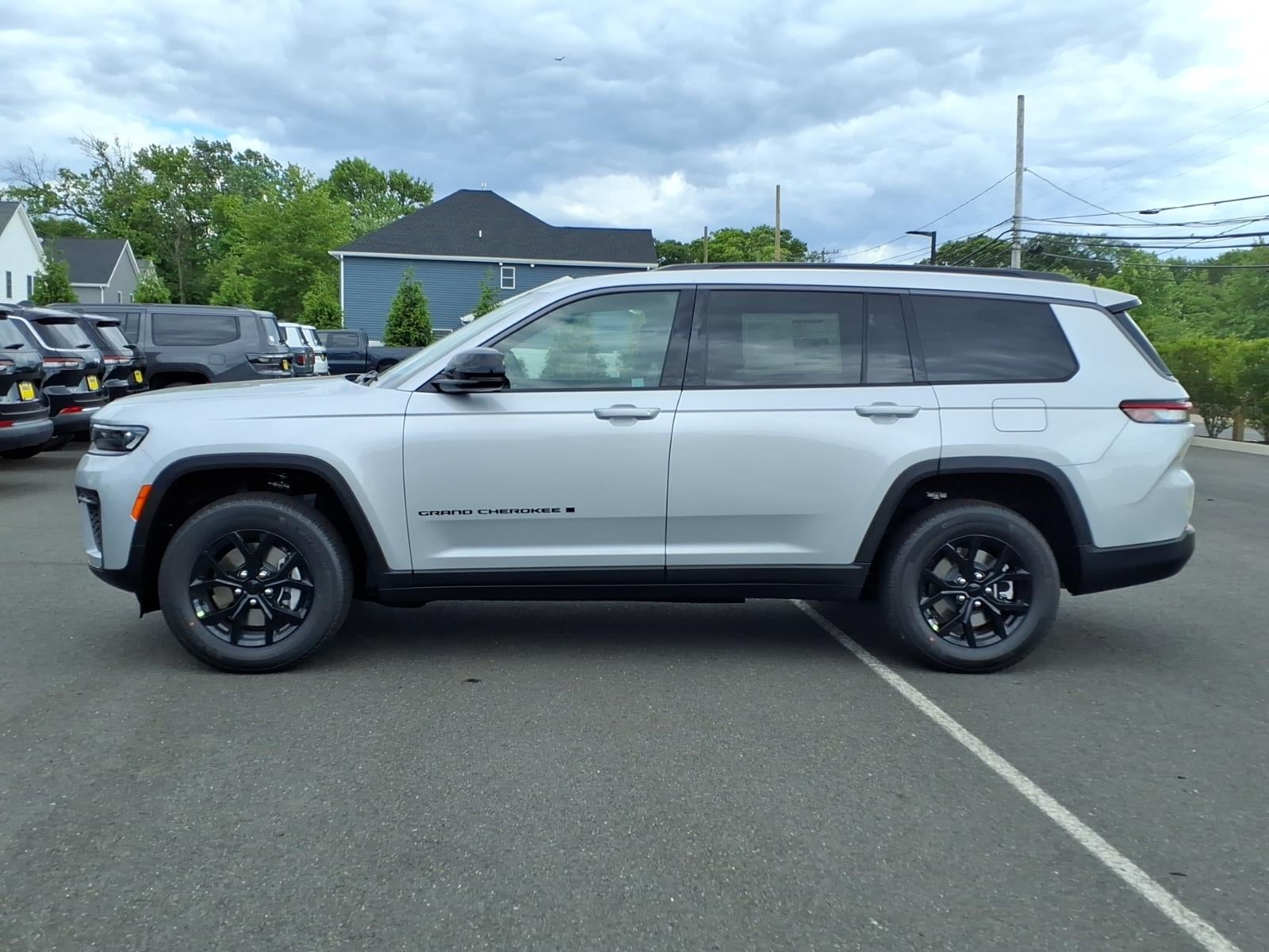 2026 Jeep Grand Cherokee GRAND CHEROKEE L LAREDO ALTITUDE 4X4