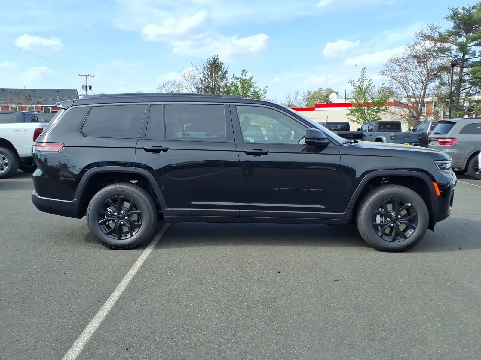 2026 Jeep Grand Cherokee GRAND CHEROKEE L LAREDO ALTITUDE 4X4