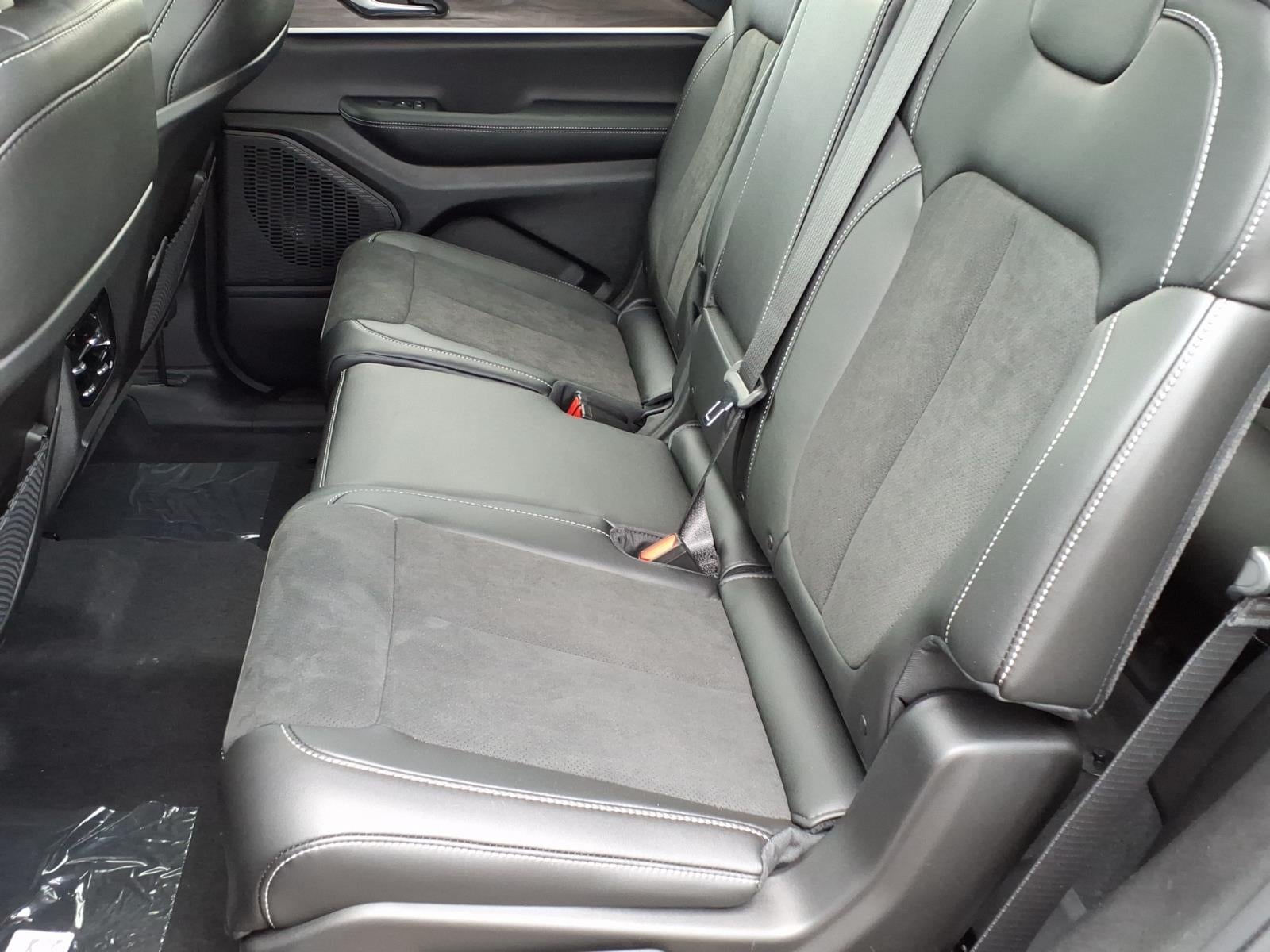 2026 Jeep Grand Cherokee GRAND CHEROKEE L LAREDO ALTITUDE 4X4
