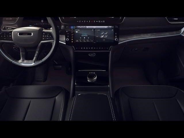 2026 Jeep Grand Cherokee GRAND CHEROKEE L LAREDO ALTITUDE 4X4