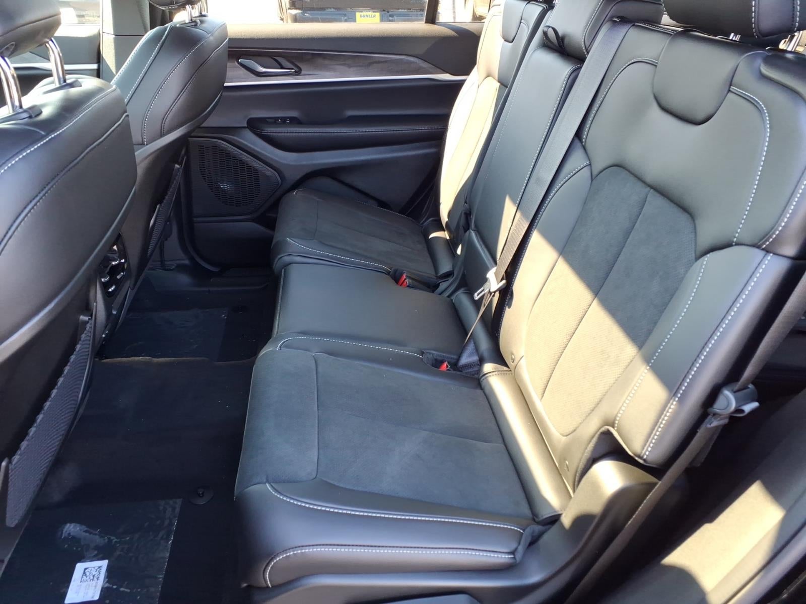 2026 Jeep Grand Cherokee GRAND CHEROKEE L LAREDO ALTITUDE 4X4