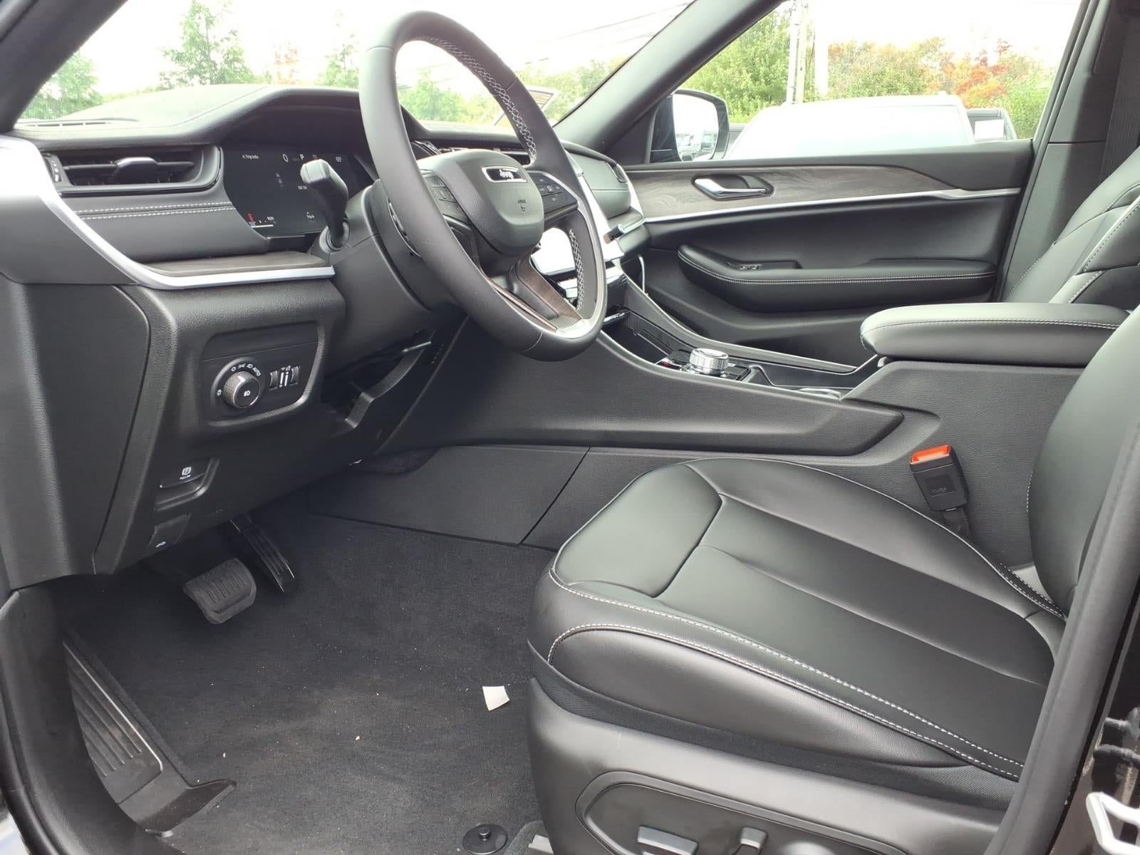 2027 Jeep Grand Cherokee GRAND CHEROKEE L LIMITED 4X4