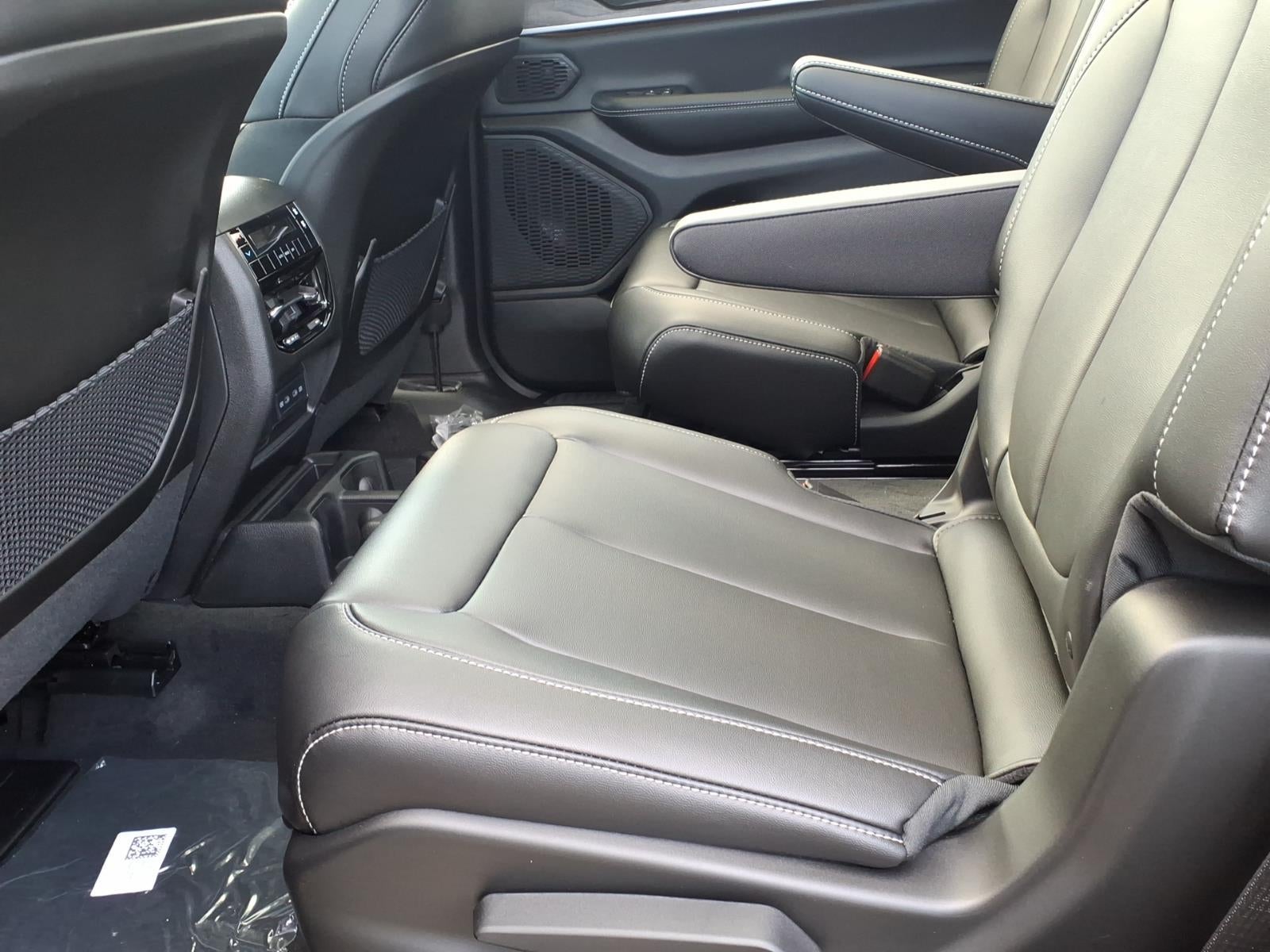 2027 Jeep Grand Cherokee GRAND CHEROKEE L LIMITED 4X4
