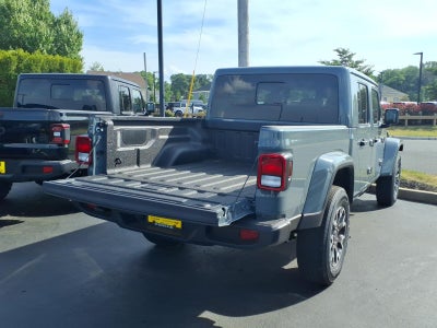 2026 Jeep Gladiator GLADIATOR SAHARA 4X4