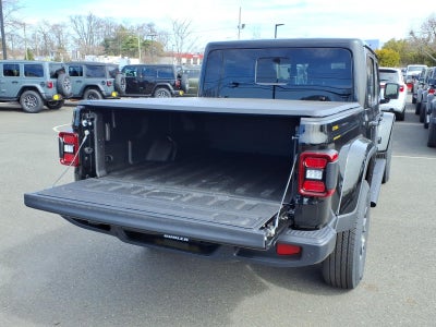 2026 Jeep Gladiator GLADIATOR SAHARA 4X4