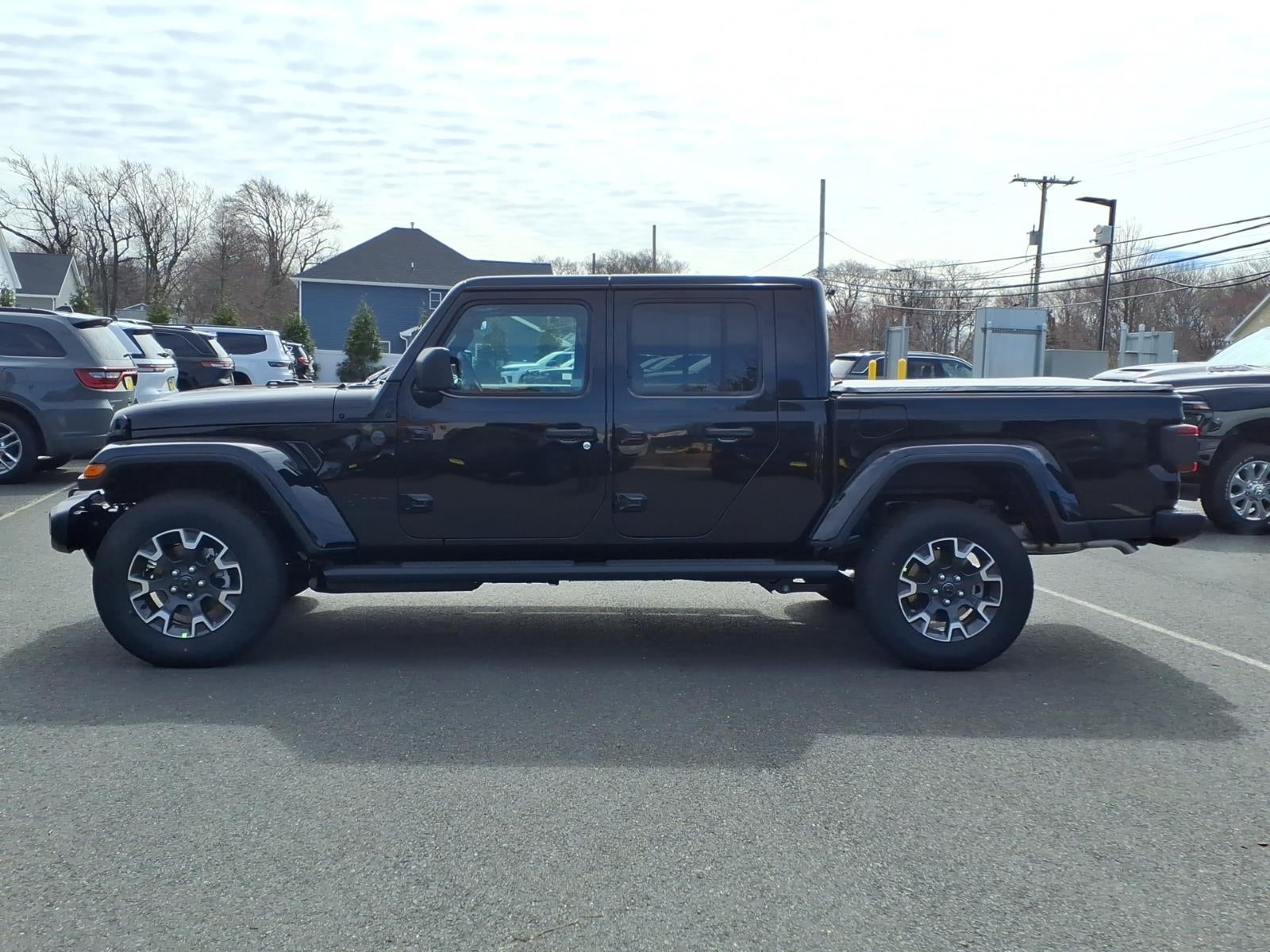 2026 Jeep Gladiator GLADIATOR SAHARA 4X4