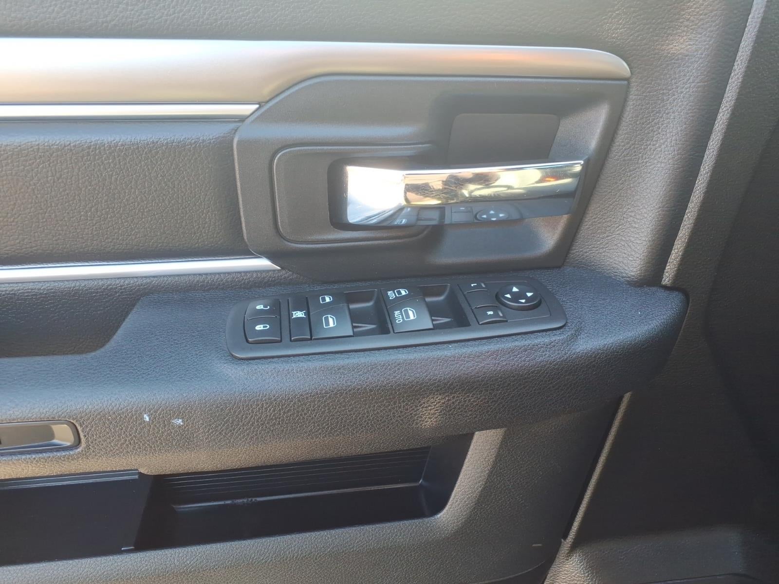 2024 RAM 1500 Classic Warlock Crew Cab 4x4 5'7' Box