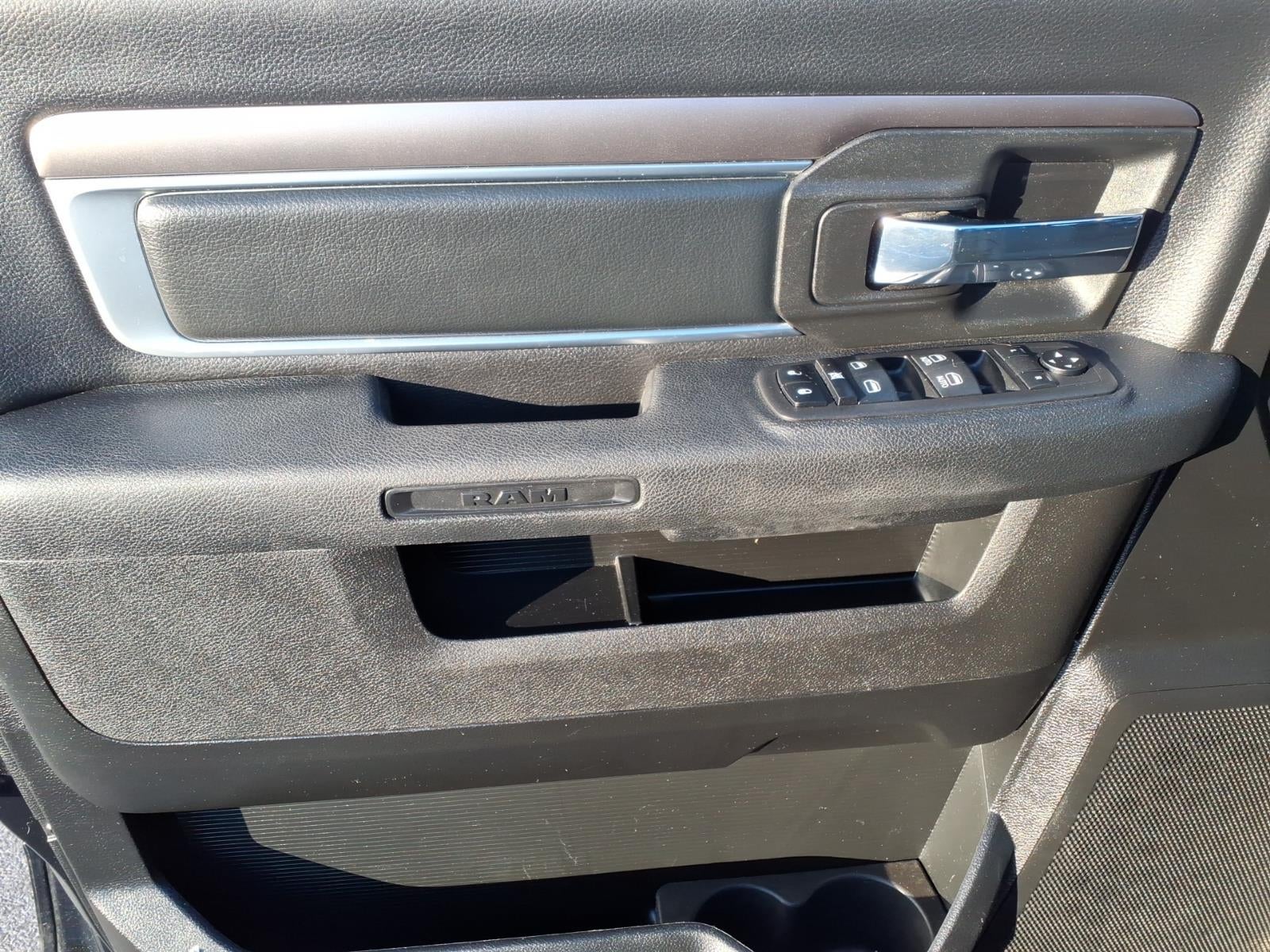 2024 RAM 1500 Classic Warlock Crew Cab 4x4 5'7' Box