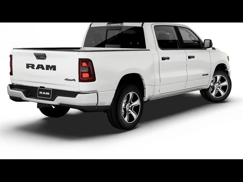 2027 RAM Ram 1500 RAM 1500 EXPRESS CREW CAB 4X4 5'7' BOX