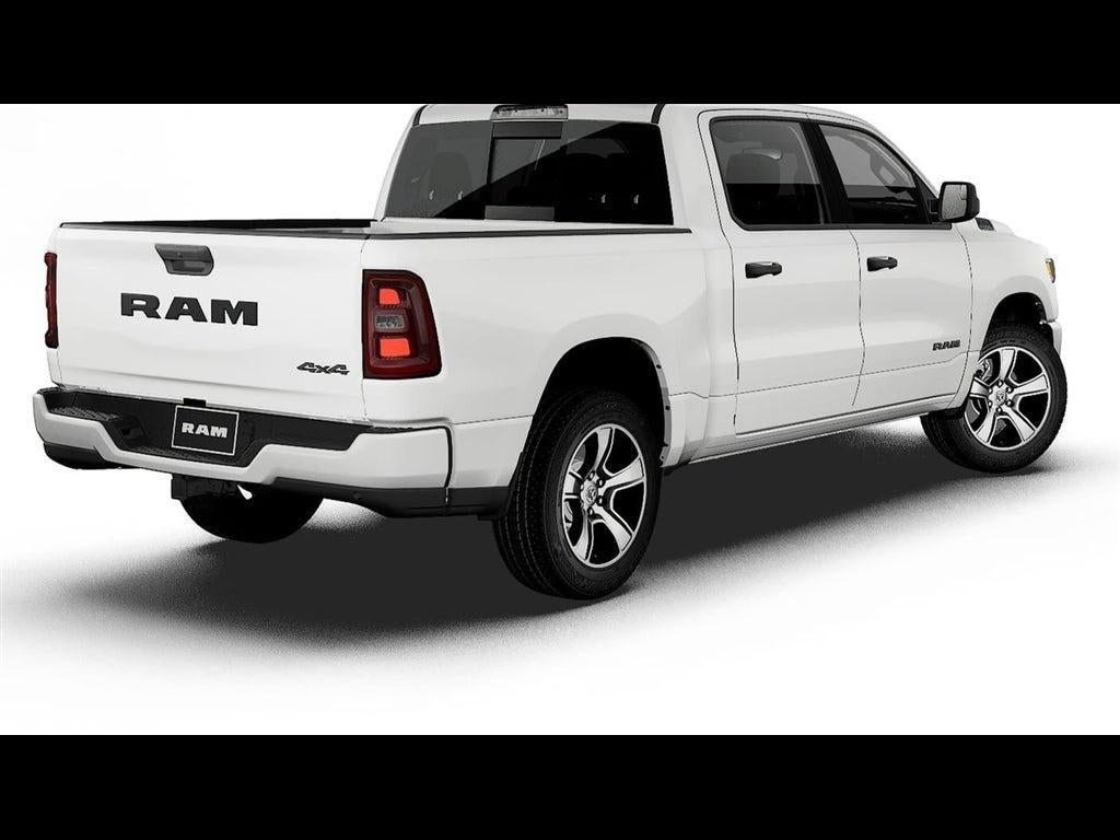 2027 RAM Ram 1500 RAM 1500 EXPRESS CREW CAB 4X4 5'7' BOX