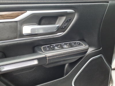 2020 RAM 1500 Laramie Quad Cab 4x4 6'4' Box