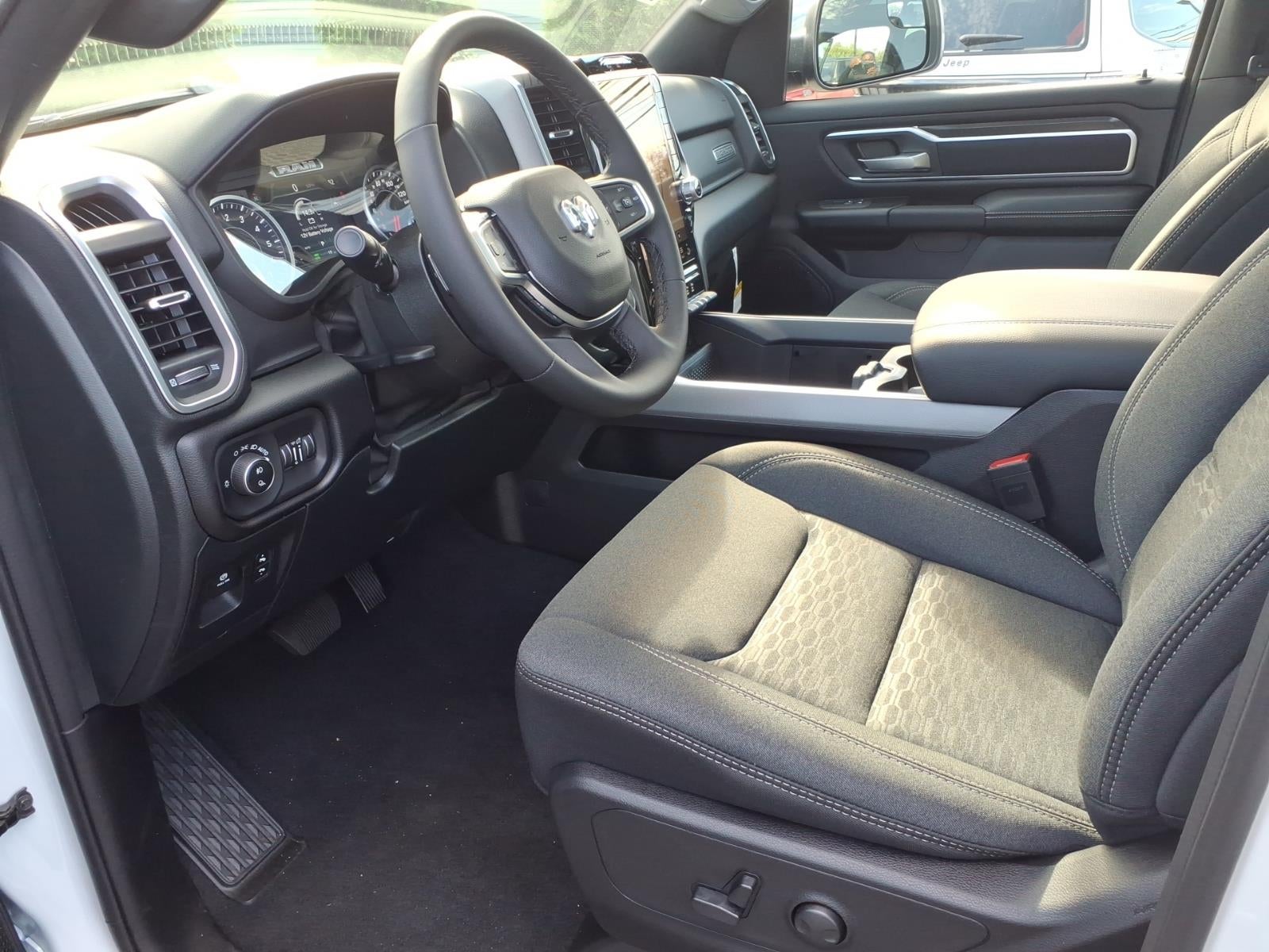 2027 RAM Ram 1500 RAM 1500 BIG HORN CREW CAB 4X4 5'7' BOX