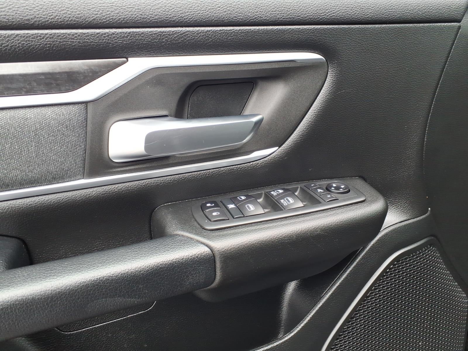 2020 RAM 1500 Big Horn Crew Cab 4x4 5'7' Box