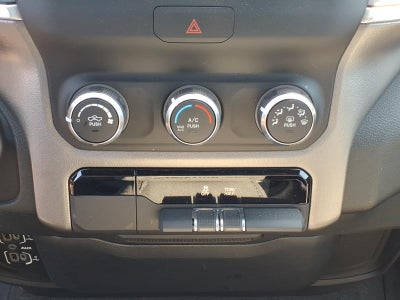 2022 RAM 1500 Big Horn Crew Cab 4x4 5'7' Box