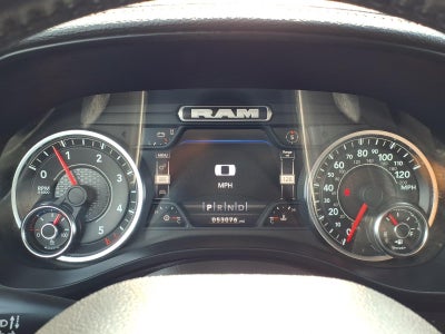 2022 RAM 1500 Laramie Crew Cab 4x4 5'7' Box