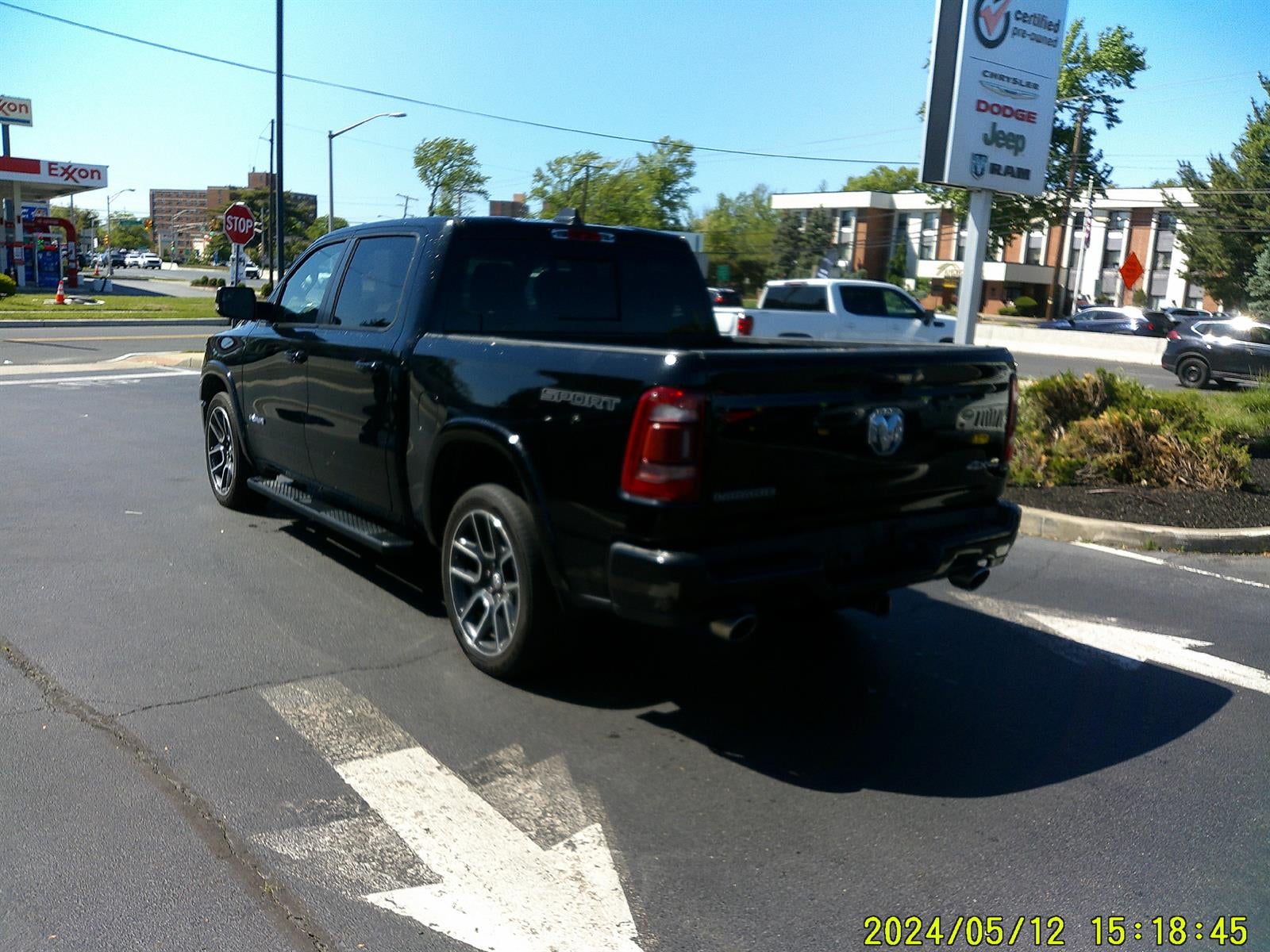 2021 RAM 1500 Laramie Crew Cab 4x4 5'7' Box