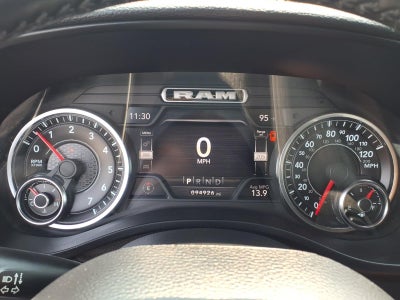 2020 RAM 1500 Laramie Crew Cab 4x4 5'7' Box