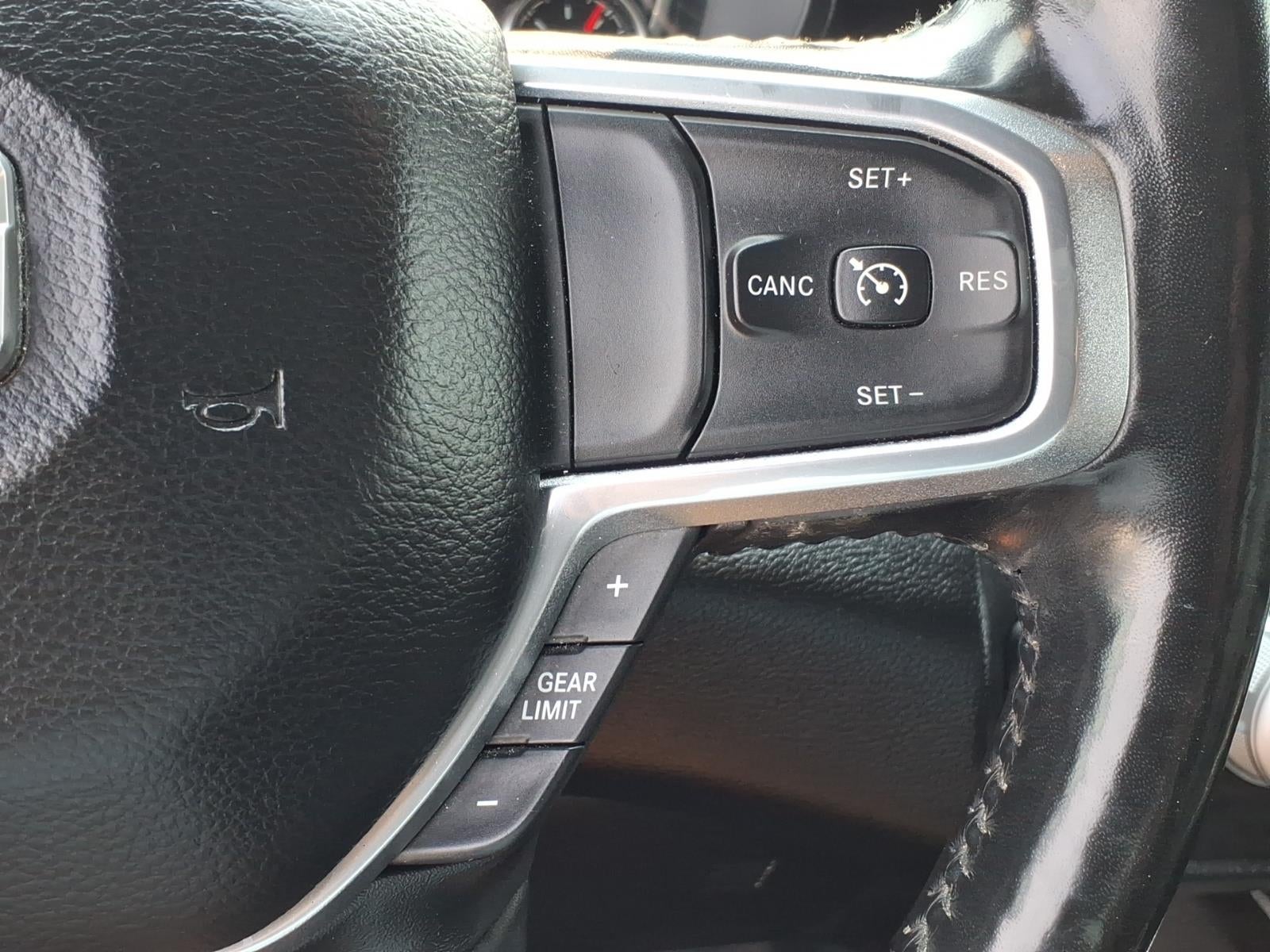 2020 RAM 1500 Laramie Crew Cab 4x4 5'7' Box