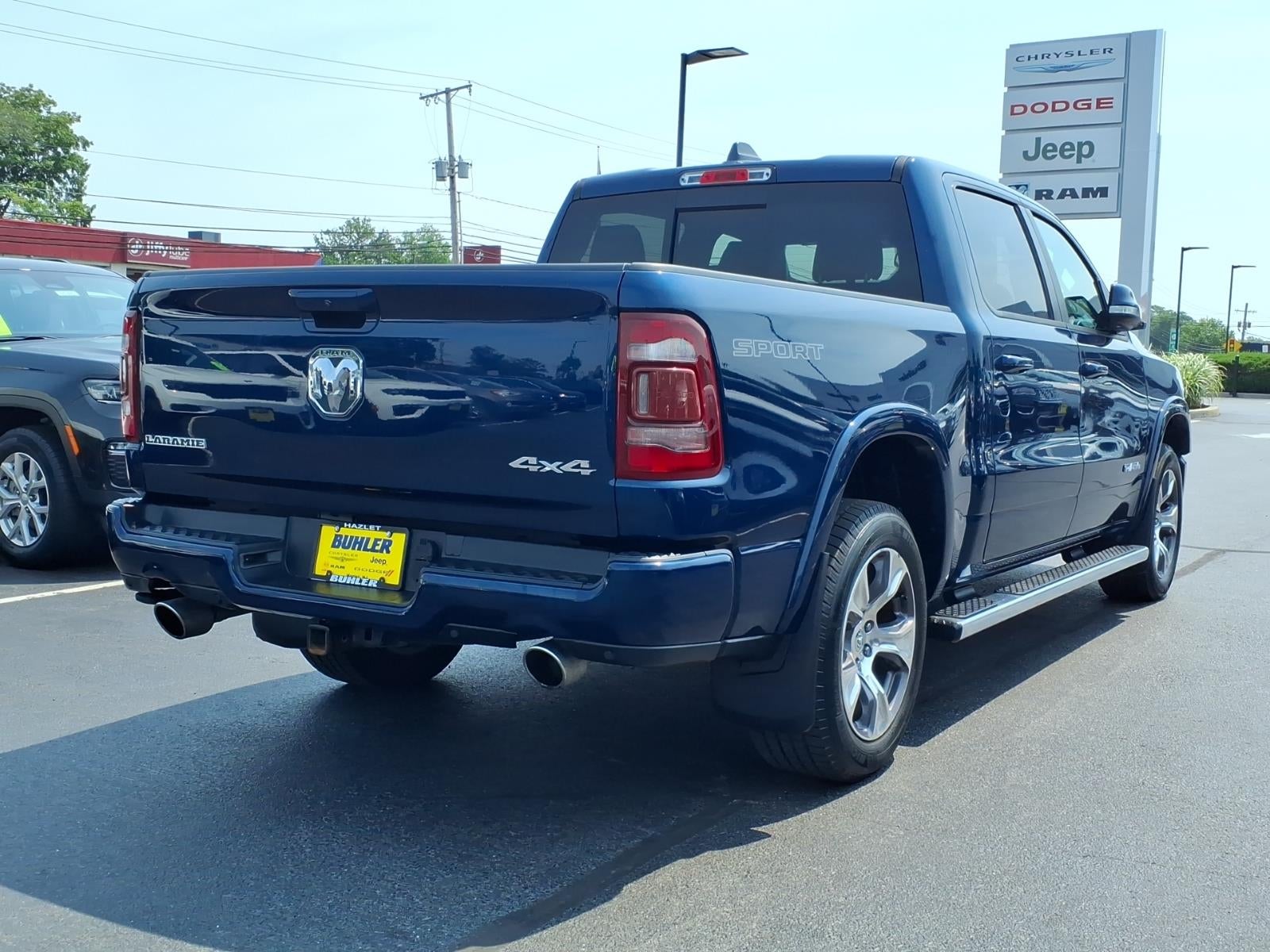 2020 RAM 1500 Laramie Crew Cab 4x4 5'7' Box