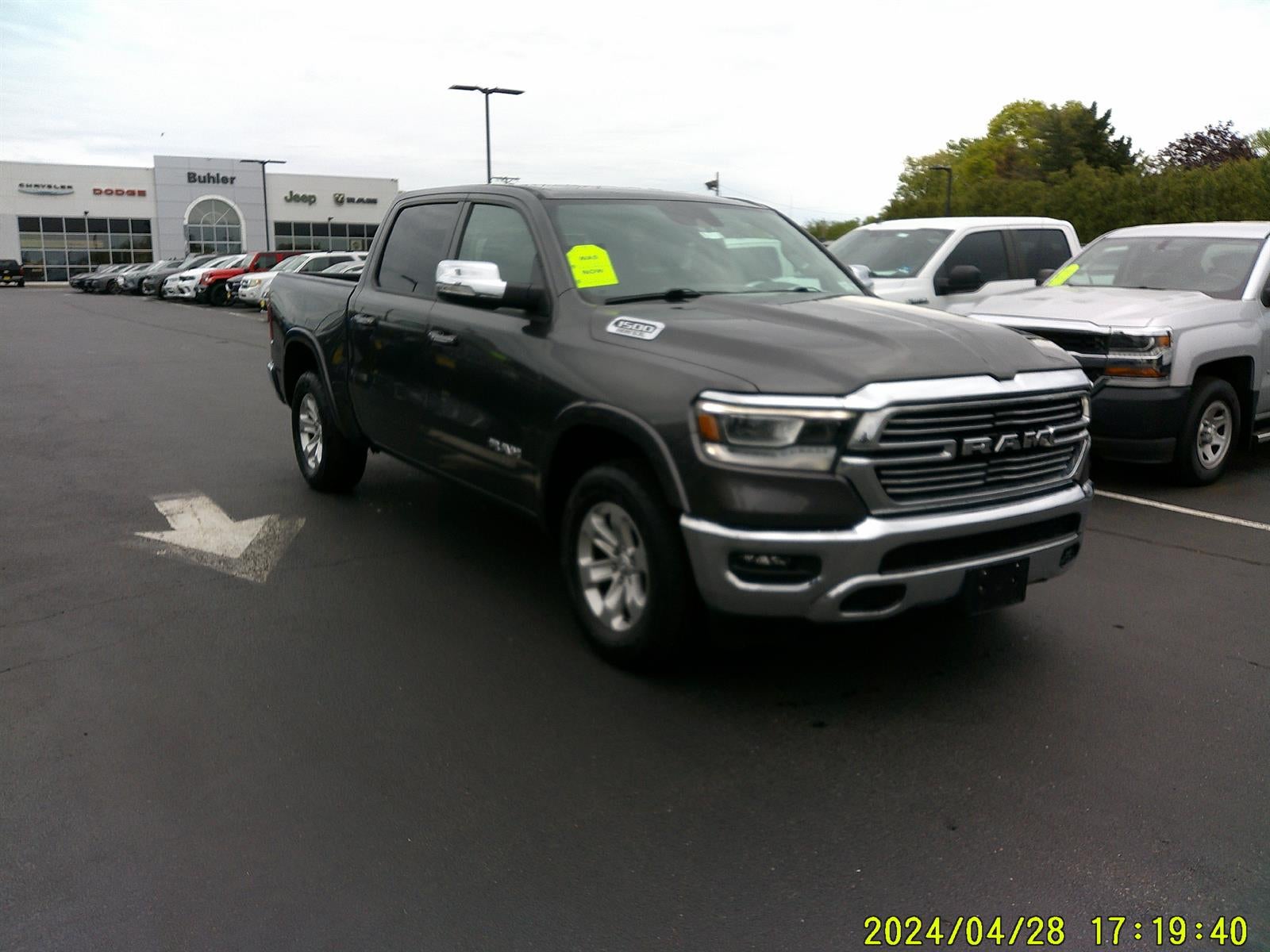 2022 RAM 1500 Laramie Crew Cab 4x4 5'7' Box