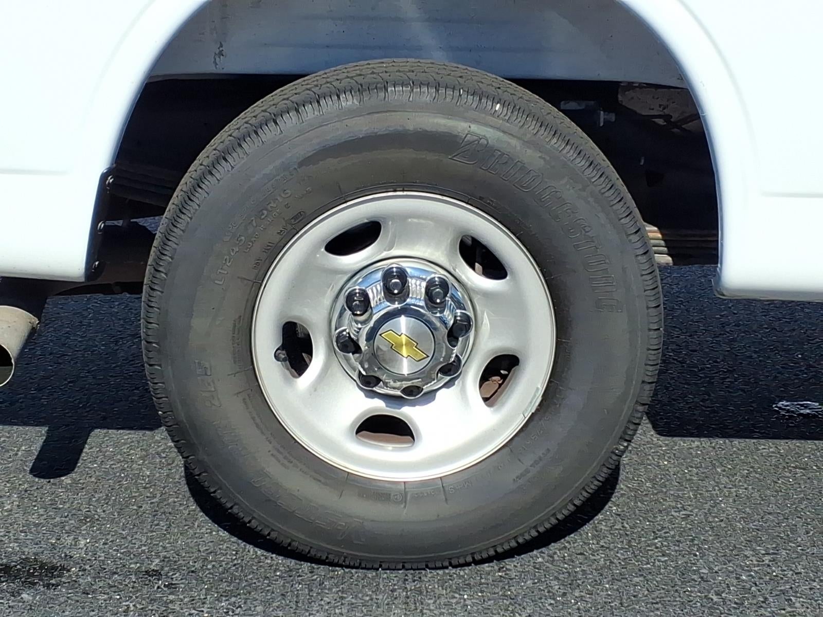 2025 Chevrolet Express Passenger RWD 3500 Extended Wheelbase LT