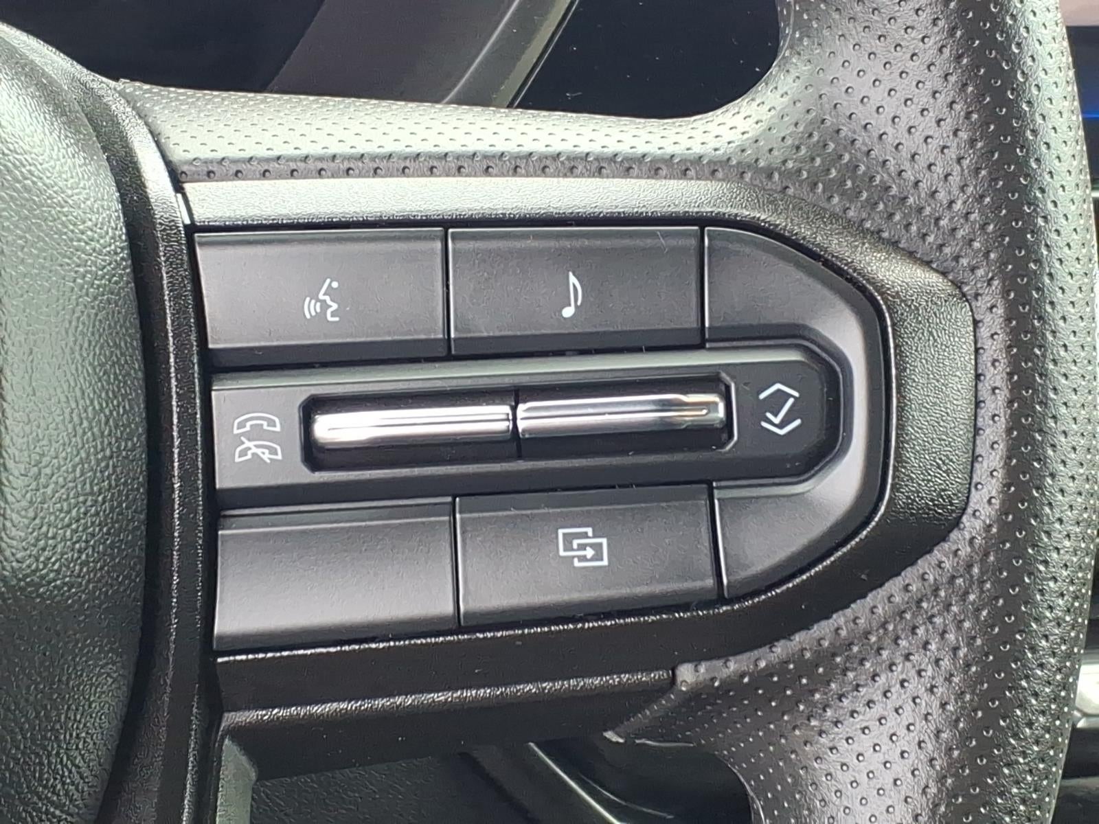 2023 Chevrolet Colorado 4WD Crew Cab Short Box WT
