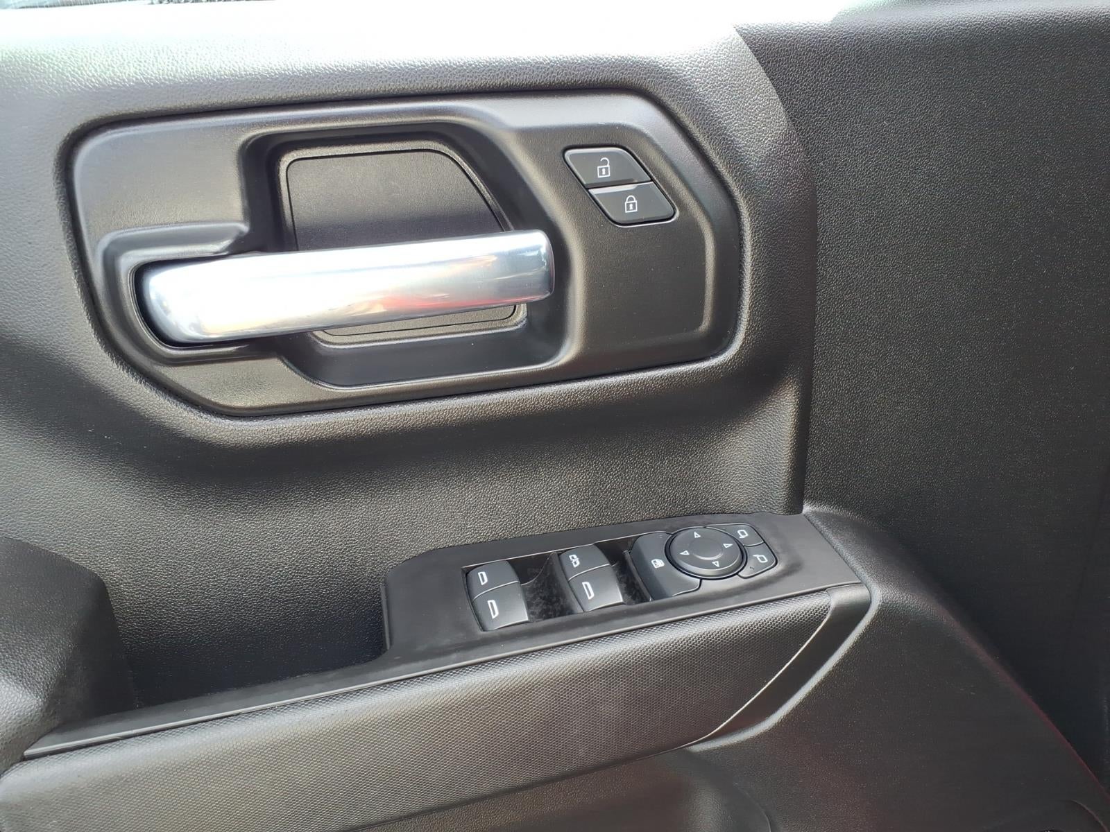 2021 Chevrolet Silverado 1500 4WD Double Cab Standard Bed Custom
