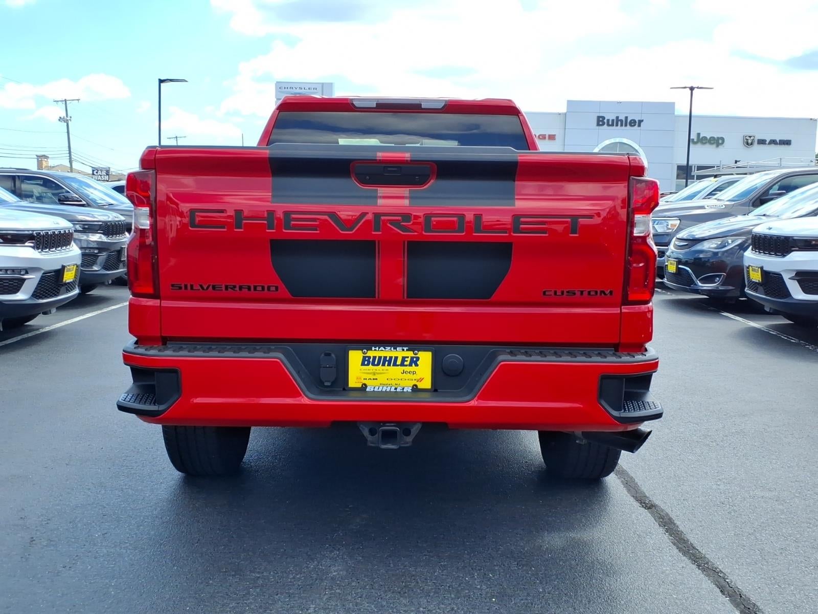 2021 Chevrolet Silverado 1500 4WD Double Cab Standard Bed Custom