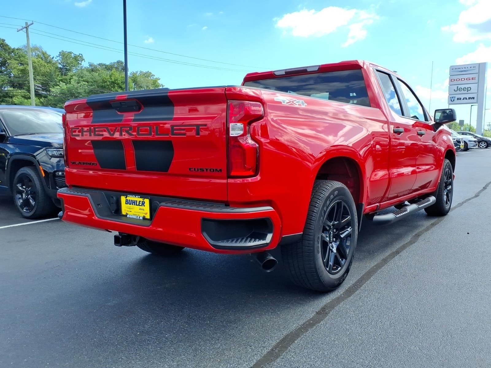 2021 Chevrolet Silverado 1500 4WD Double Cab Standard Bed Custom