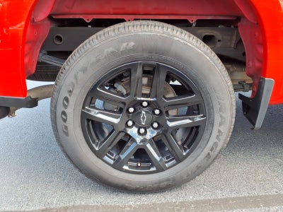 2021 Chevrolet Silverado 1500 4WD Double Cab Standard Bed Custom