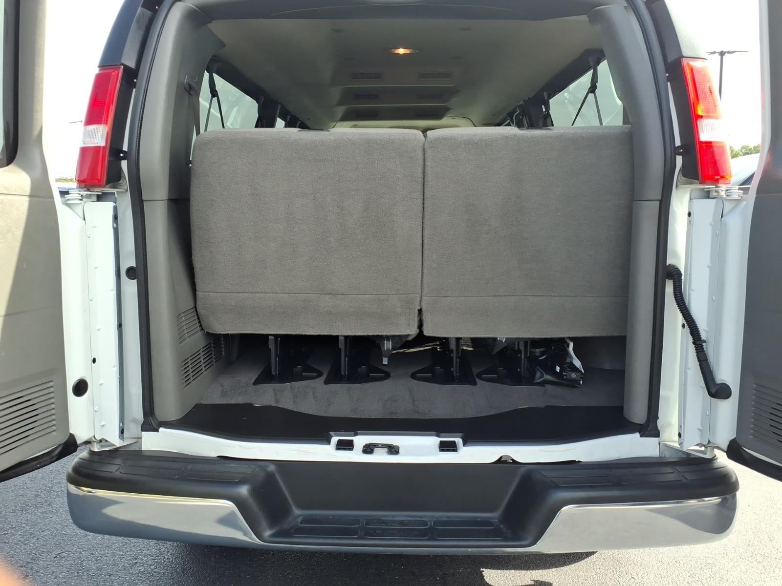 2026 GMC Savana Passenger 3500 Extended Wheelbase, LT, RWD