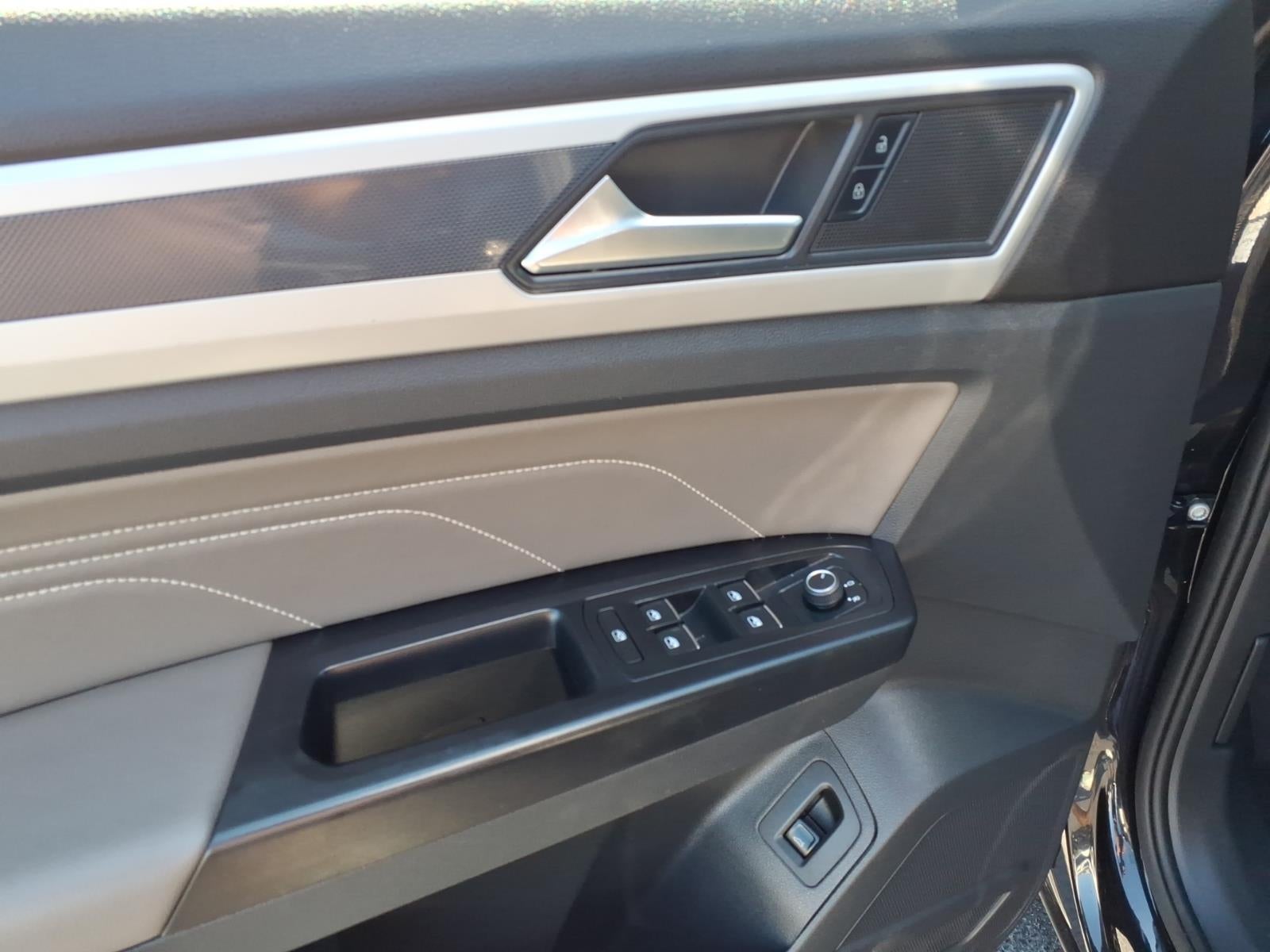 2021 Volkswagen Atlas Cross Sport 3.6L V6 SE w/Technology R-Line