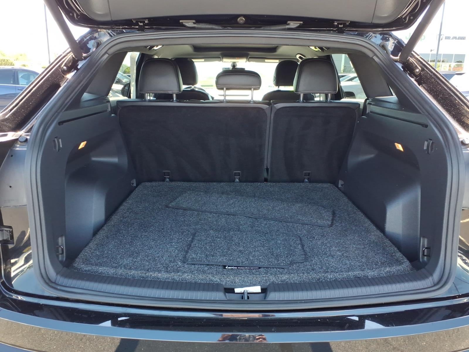 2021 Volkswagen Atlas Cross Sport 3.6L V6 SE w/Technology R-Line