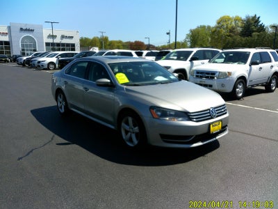 2013 Volkswagen Passat 2.5 SE w/Sunroof/Nav
