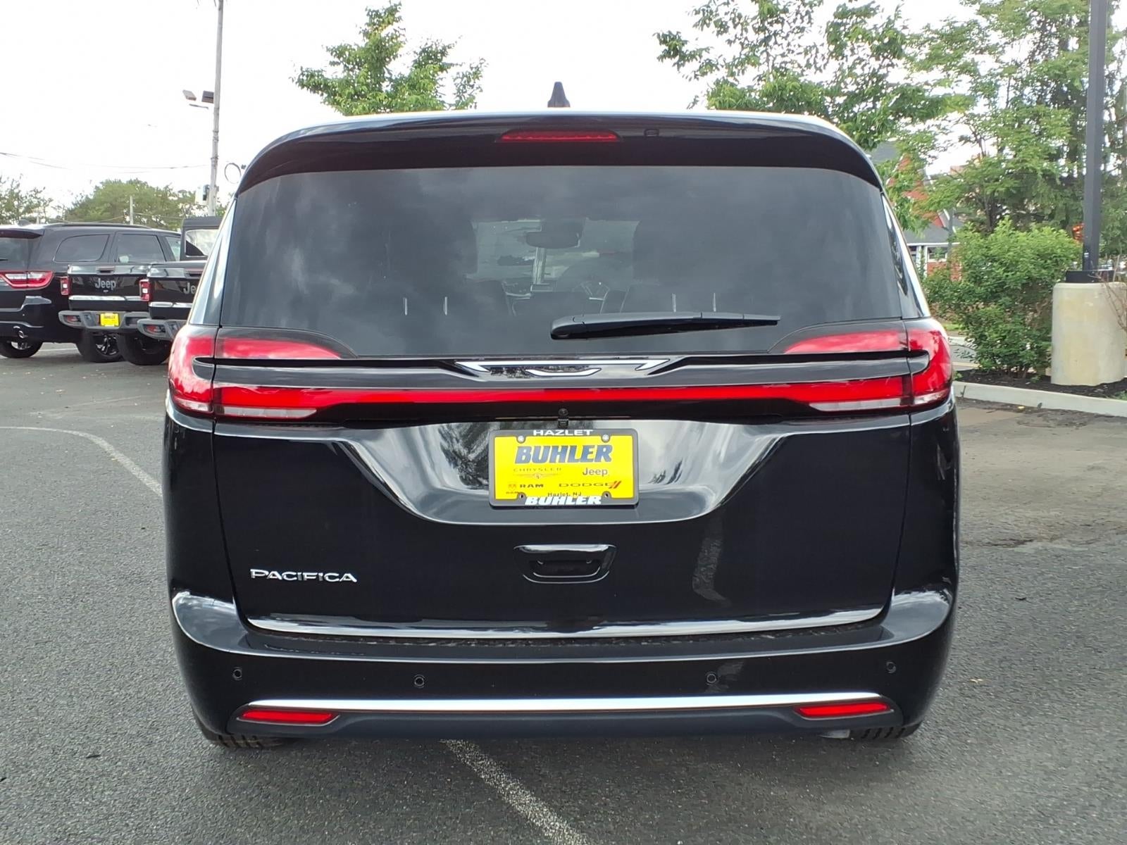2027 Chrysler Pacifica PACIFICA SELECT