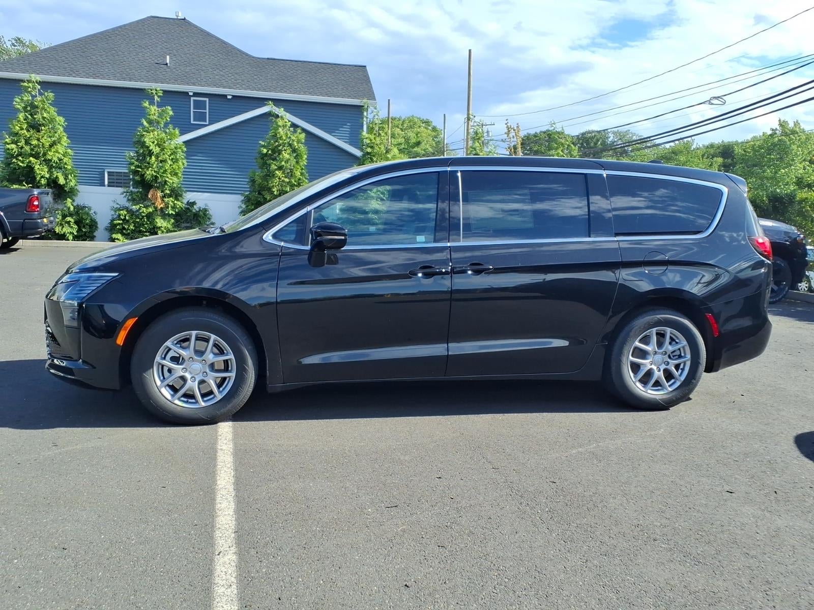 2027 Chrysler Pacifica PACIFICA SELECT