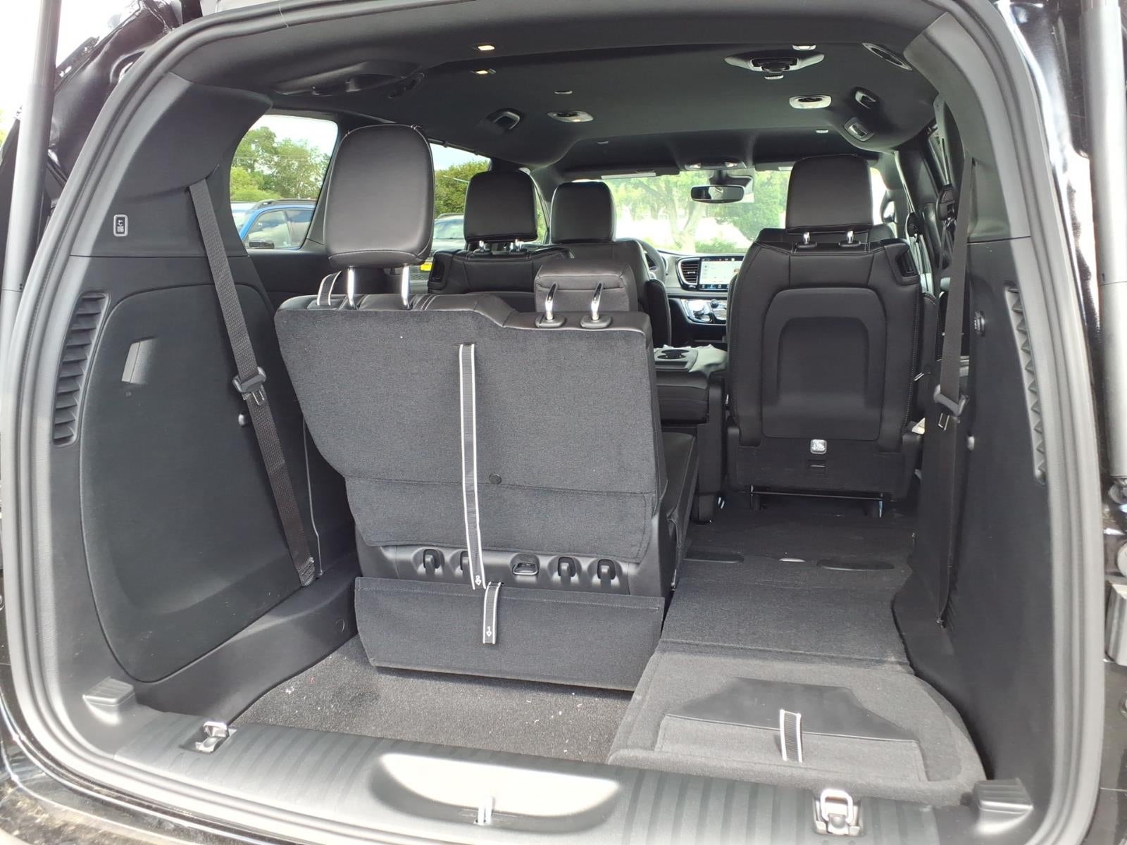 2027 Chrysler Pacifica PACIFICA SELECT