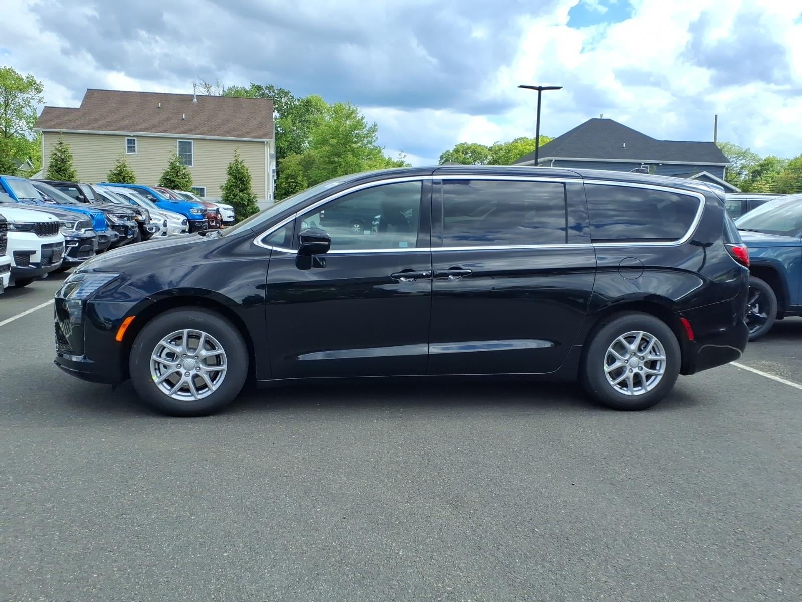 2027 Chrysler Pacifica PACIFICA SELECT