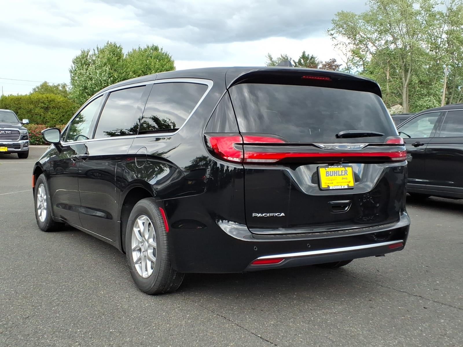 2027 Chrysler Pacifica PACIFICA SELECT