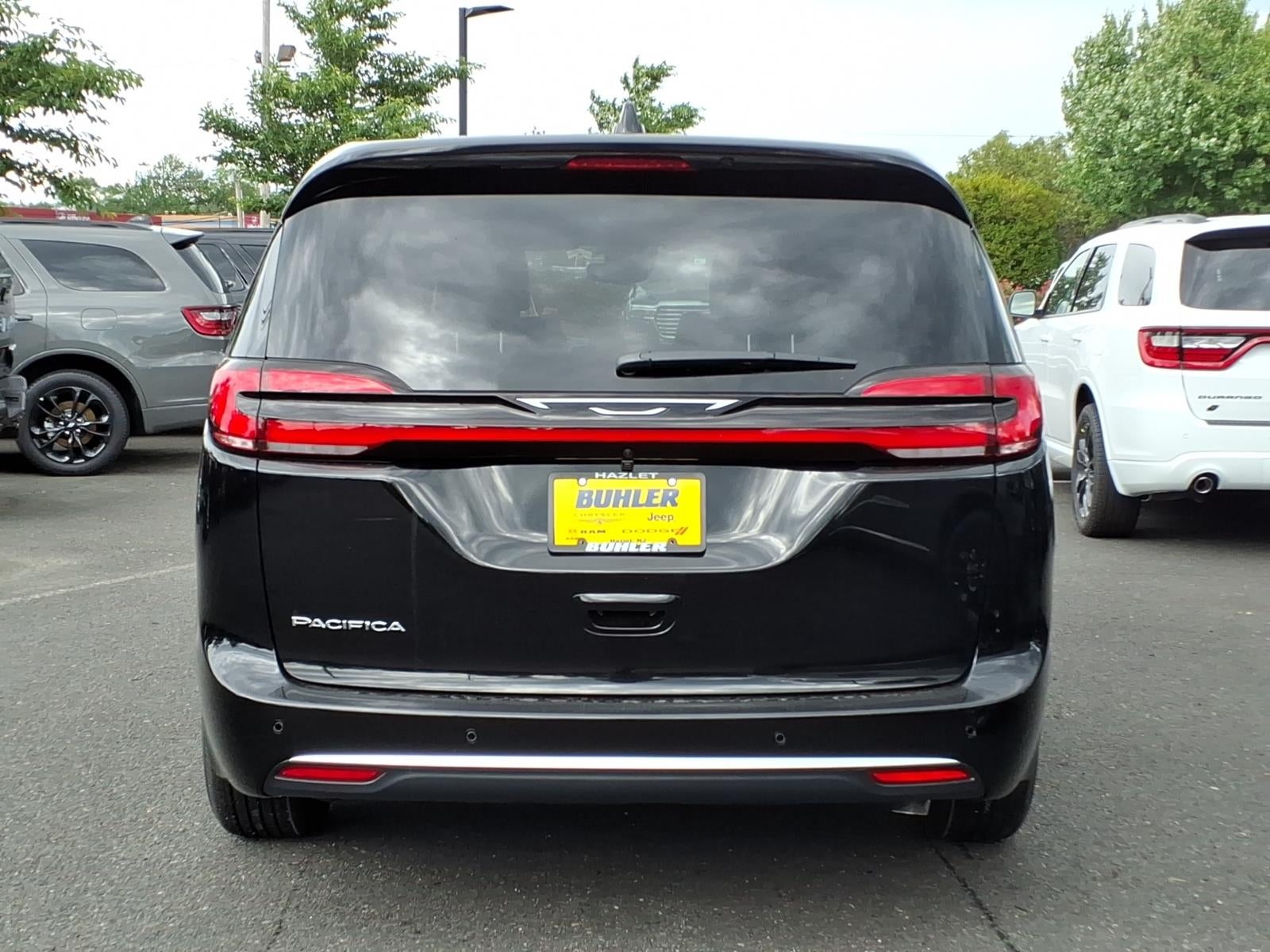 2027 Chrysler Pacifica PACIFICA SELECT
