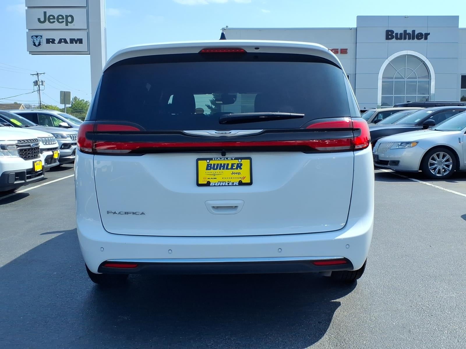 2026 Chrysler Pacifica Select