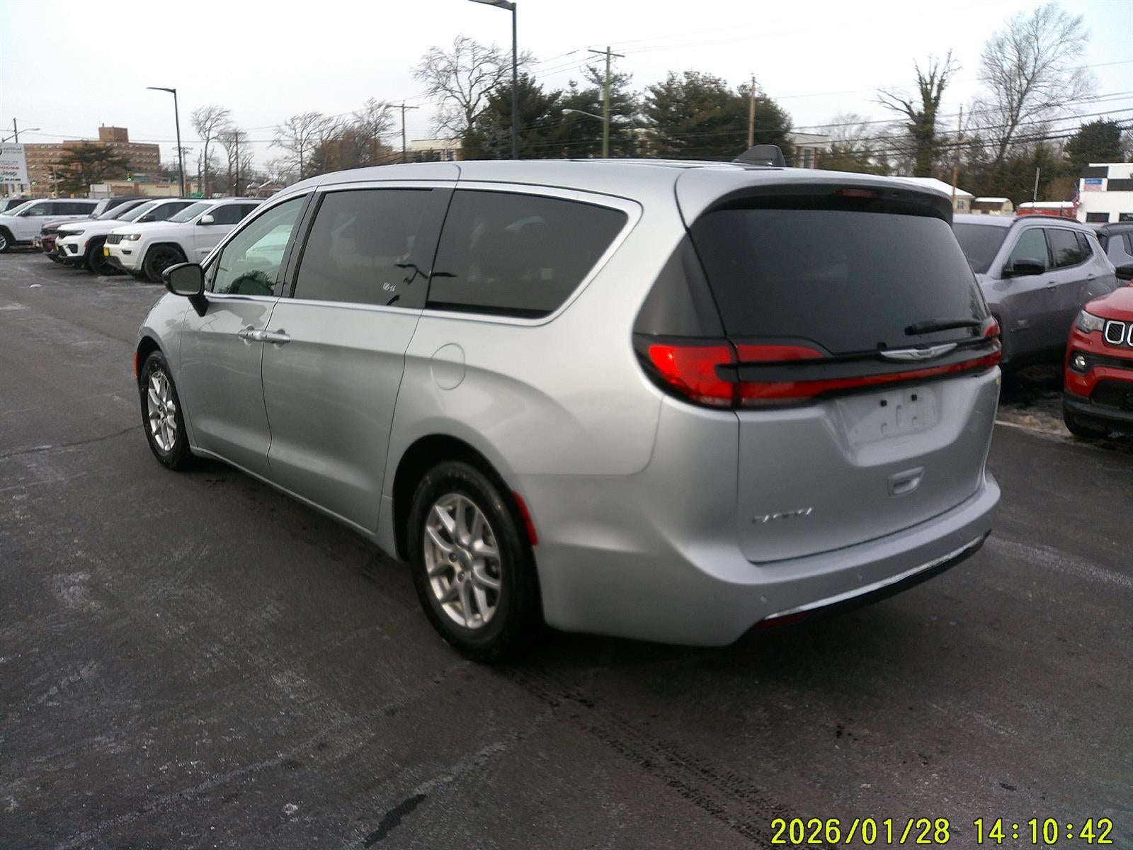 2024 Chrysler Pacifica Touring L